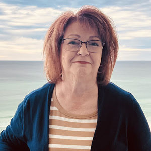 Meet your Posher, Debbie